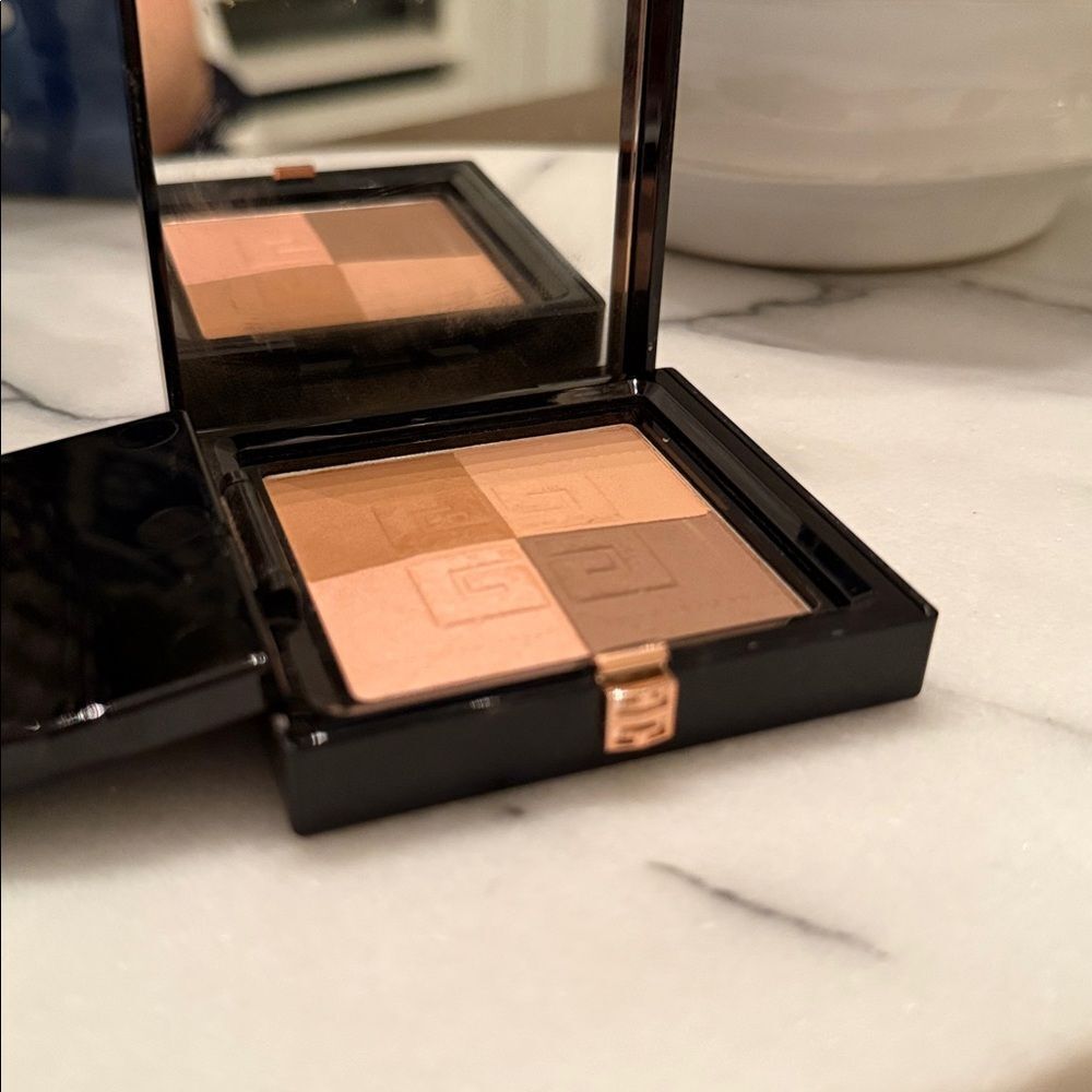 Givenchy Prisme Libre Bronzing Powder - Picture 2 of 5